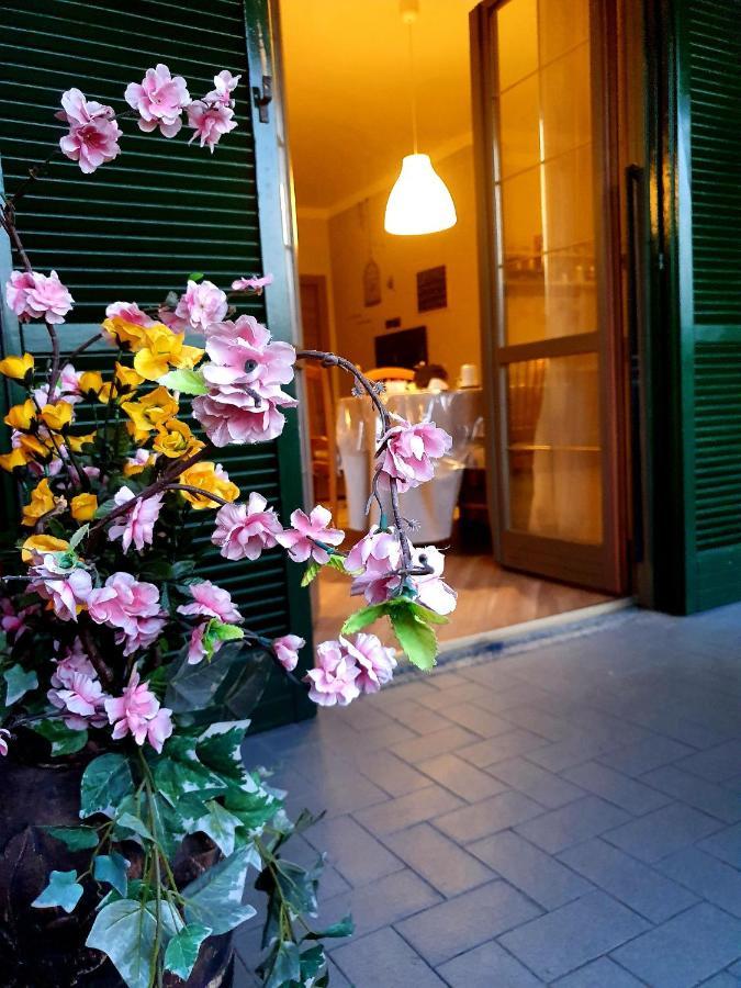 B&B Tre Passi Dalla Torre Монтесаркьо Экстерьер фото