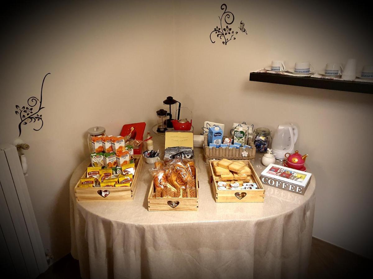 B&B Tre Passi Dalla Torre Монтесаркьо Экстерьер фото