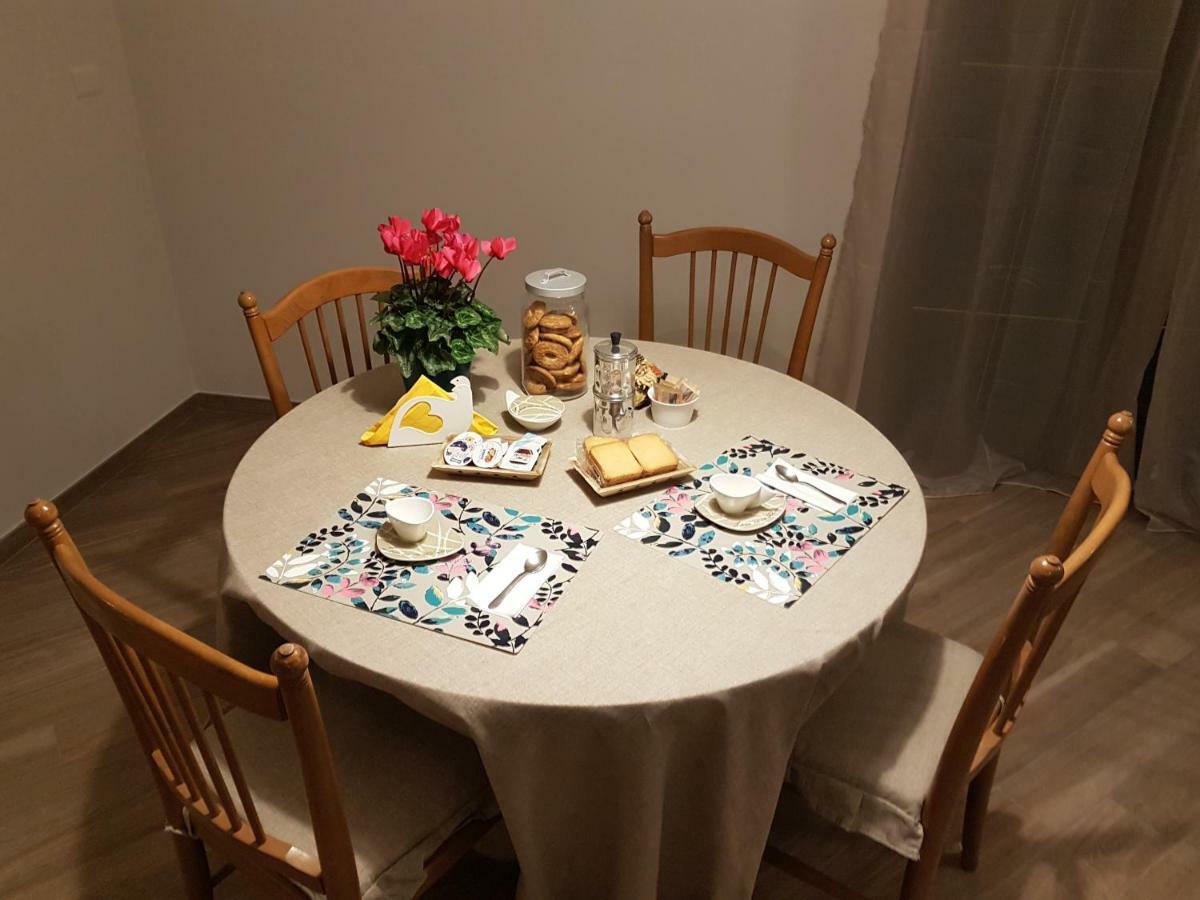 B&B Tre Passi Dalla Torre Монтесаркьо Экстерьер фото