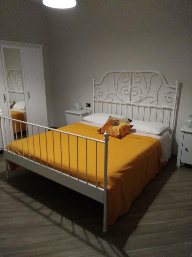 B&B Tre Passi Dalla Torre Монтесаркьо Экстерьер фото