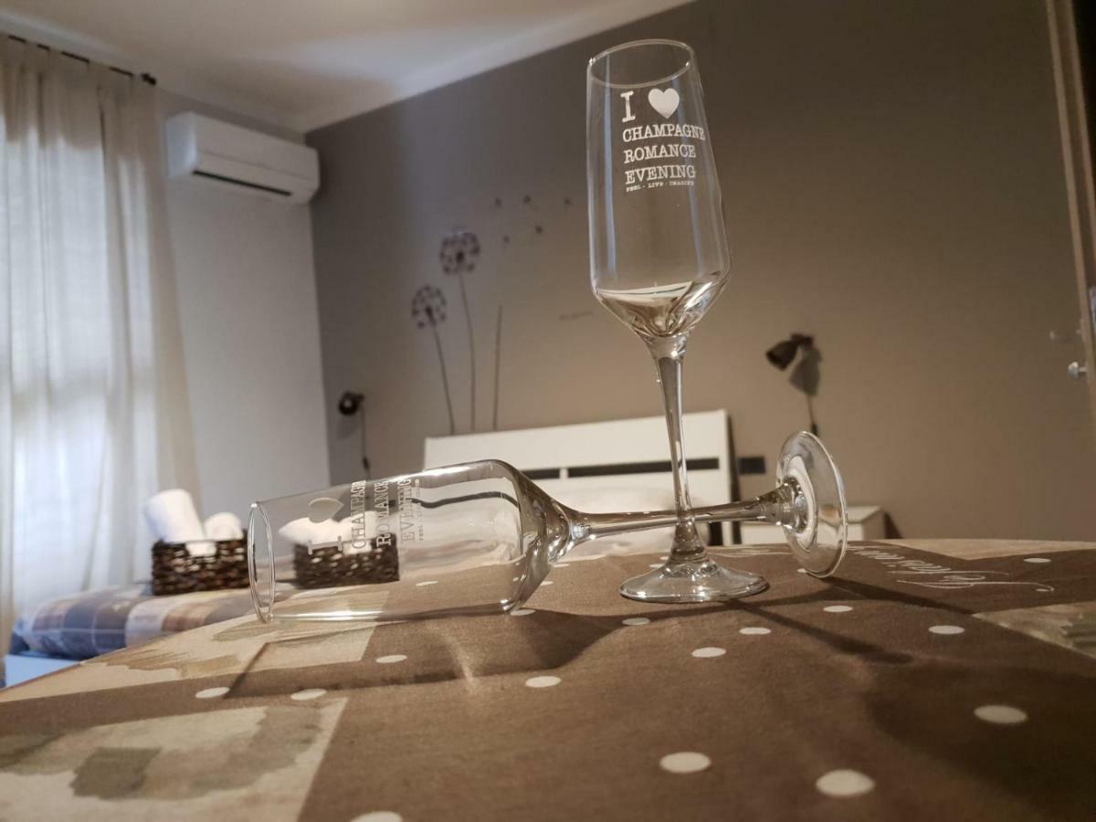 B&B Tre Passi Dalla Torre Монтесаркьо Экстерьер фото